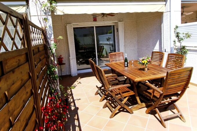 ADOSADA A 230m DEL MAR