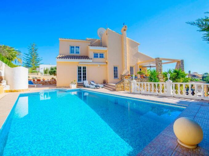 MAGNIFICENT VILLA IN CALPE