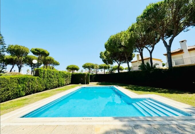 GRAN ADOSADO EN CHICLANA