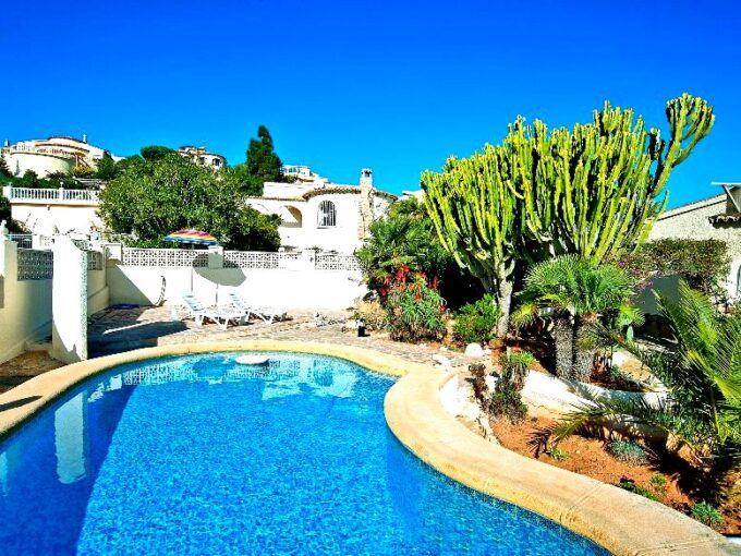 ACOGEDOR CHALET EN BENITACHELL