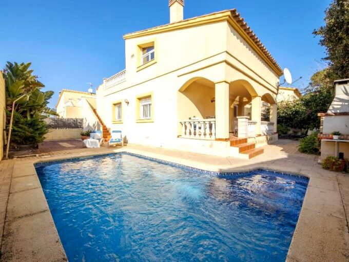 EN DELTEBRE A 150m DEL MAR