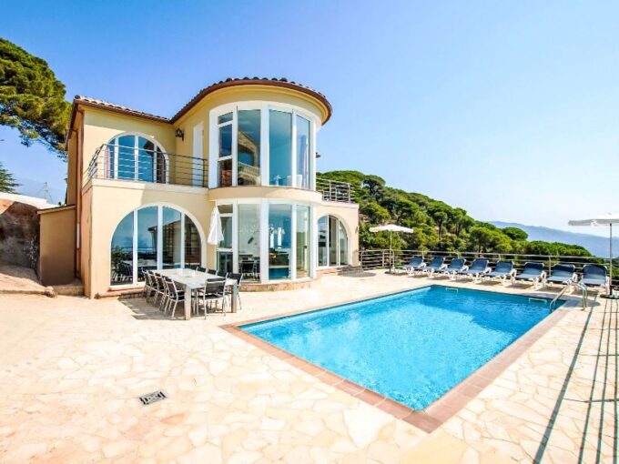 PRECIOSA VILLA LLORET DE MAR