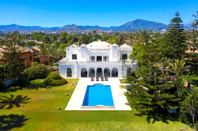 MAJESTUOSA VILLA EN MARBELLA