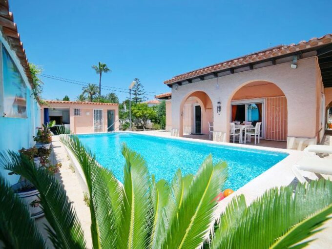 CASA FAMILIAR EN ALBIR