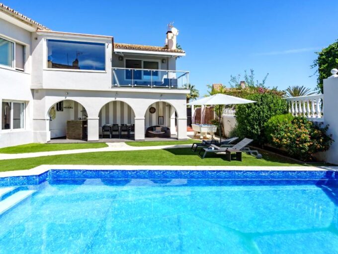 NICE VILLA IN TORREMOLINOS