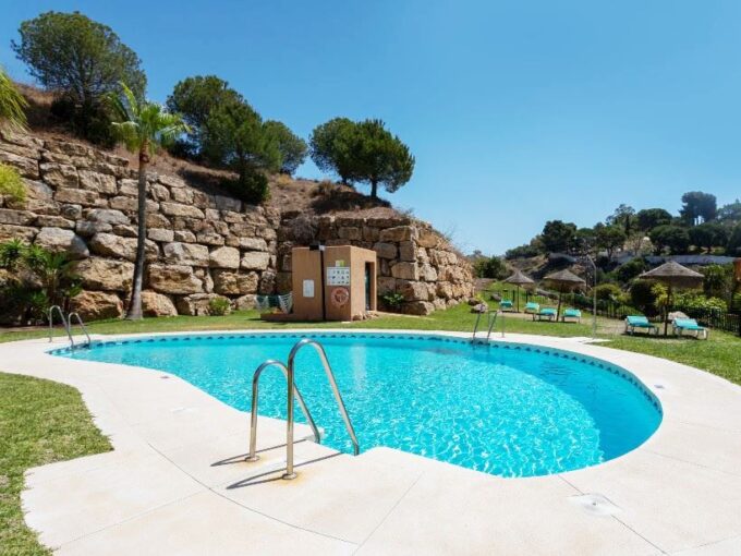 AMPLIO PISO EN MARBELLA