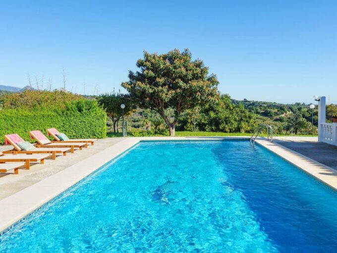 HOLIDAY VILLA ESTEPONA