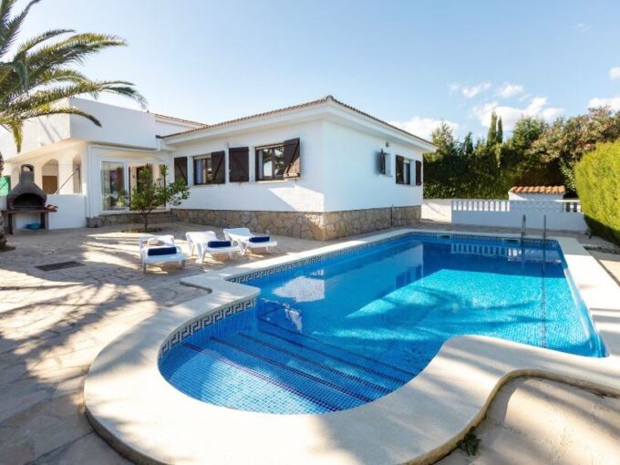 EN L’AMETLLA A 800m DE LA PLAYA