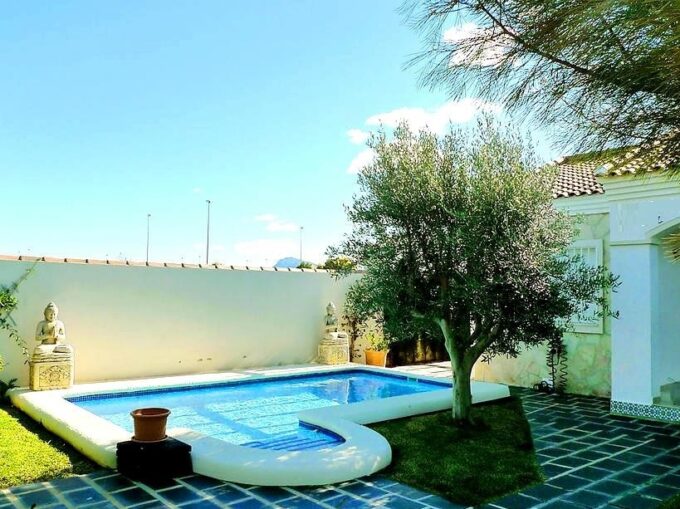 EN DÉNIA CASA FAMILIAR