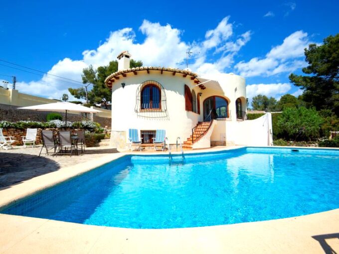 EN BENISSA A 2 km DEL MAR