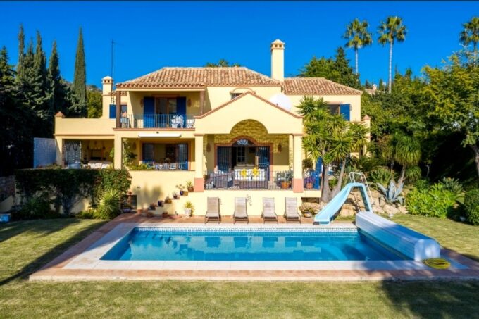 SUNNY VILLA IN MARBELLA