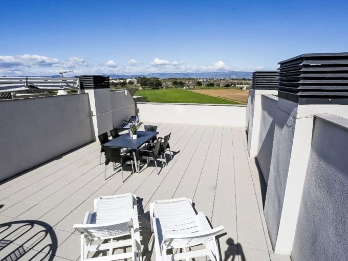 EN CAMBRILS A 100m DEL MAR