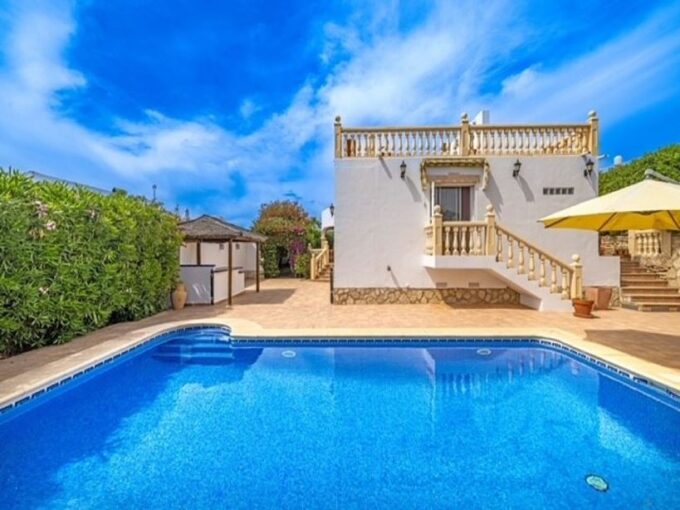 SE ALQUILA VILLA EN JÁVEA