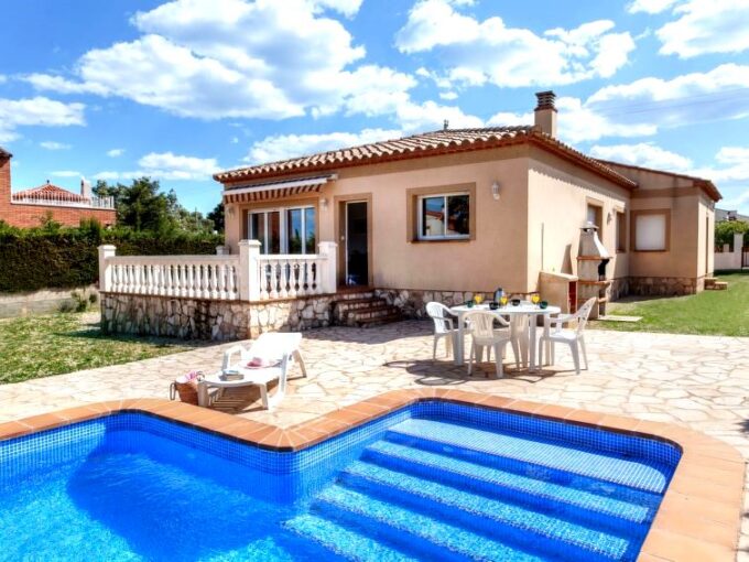 ESPACIOSO CHALET EN L’AMETLLA