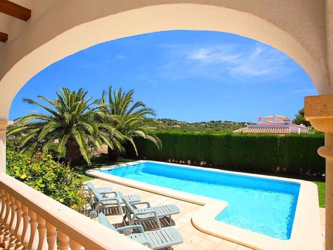 IN JÁVEA HOMELY VILLA