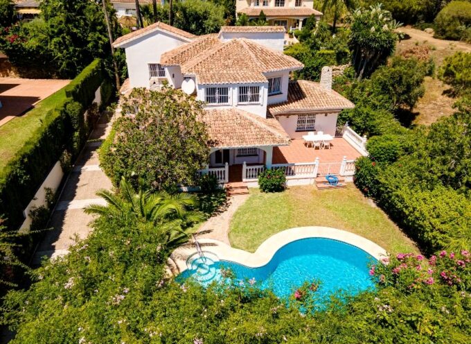 ENCANTADORA VILLA EN MIJAS