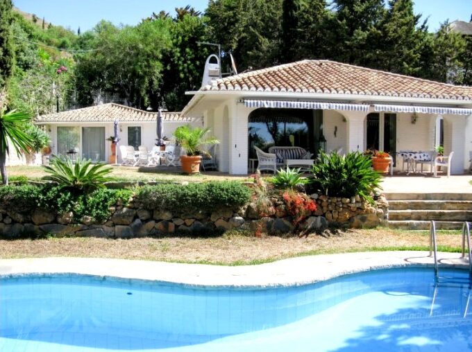 VILLA IN BENALMÁDENA