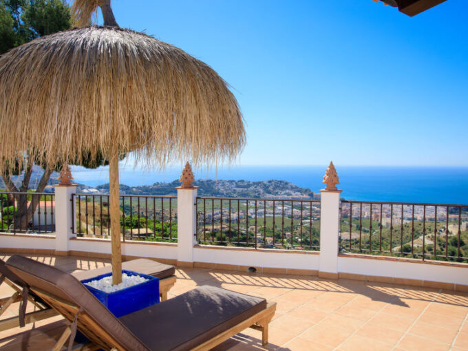 BONITA VIILA EN ALMUÑECAR