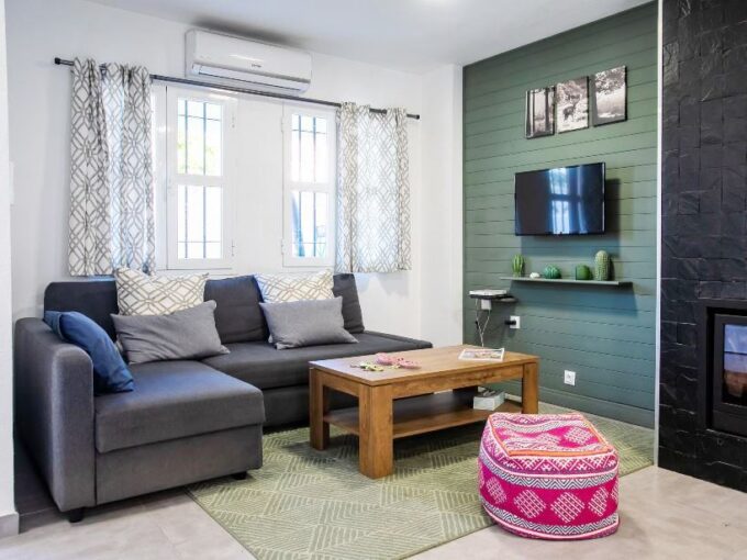 FAMILY TOWNHOUSE IN CHILCHES