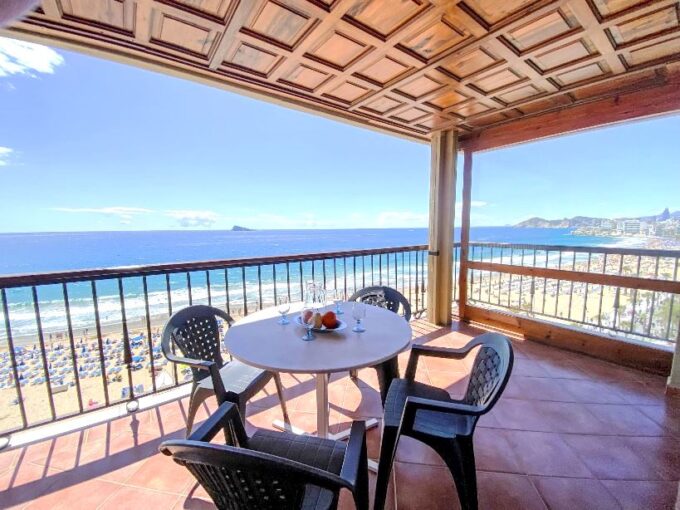 EN BENIDORM A 45m DEL MAR