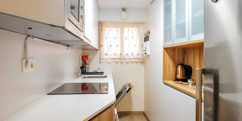 IN ESTEPONA 50m FROM THE SEA