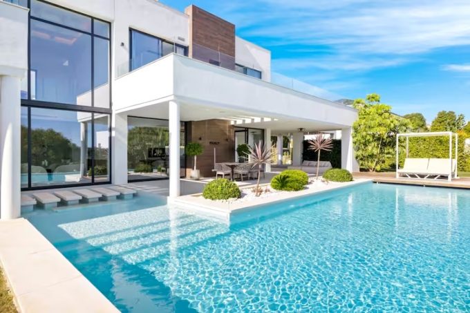 IN LA QUINTA SEA VIEWS