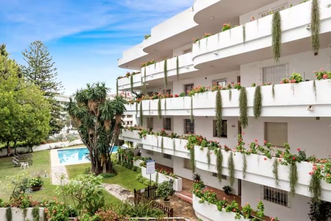 APARTMENT 590m FROM THE SEA MARBELLA
