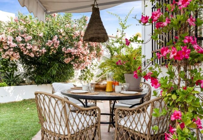 ACOGEDORA ADOSADA EN ESTEPONA