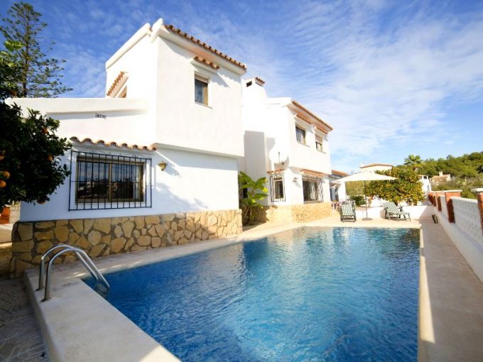 IN BENISSA 750m FROM THE SEA