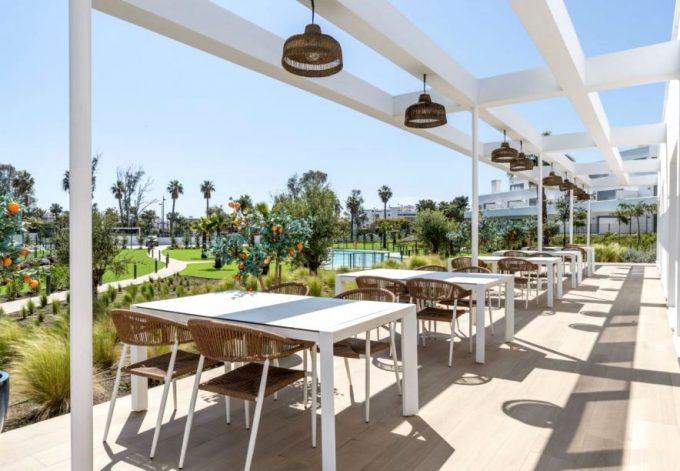 LUJOSO ÁTICO EN ESTEPONA